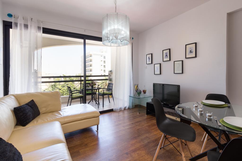 Mama Seaside Apartment Larnaca Ngoại thất bức ảnh