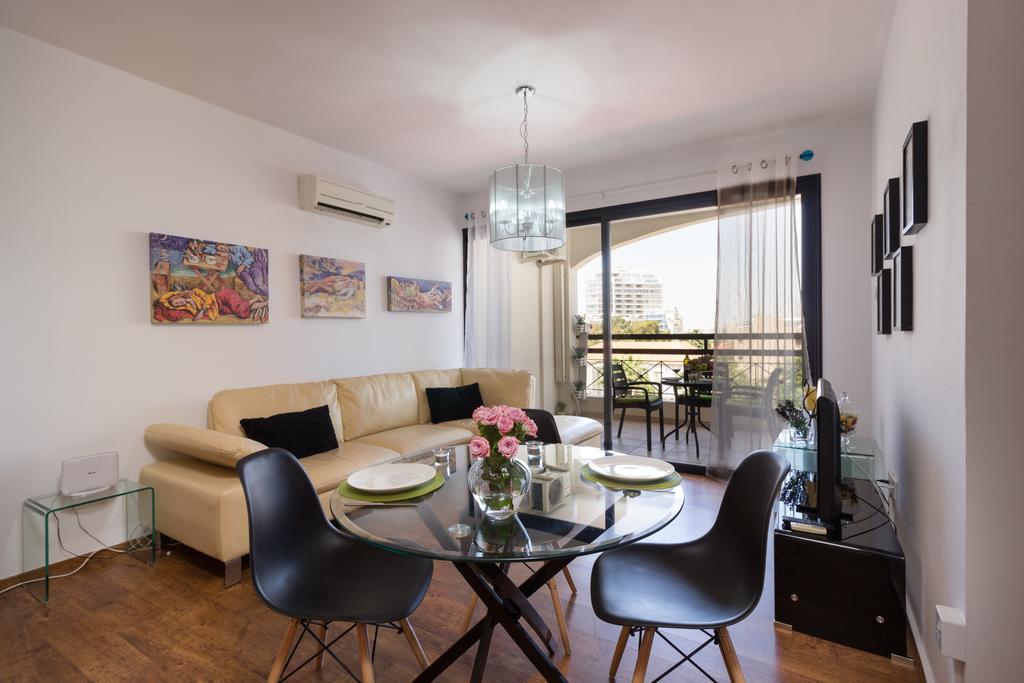 Mama Seaside Apartment Larnaca Ngoại thất bức ảnh